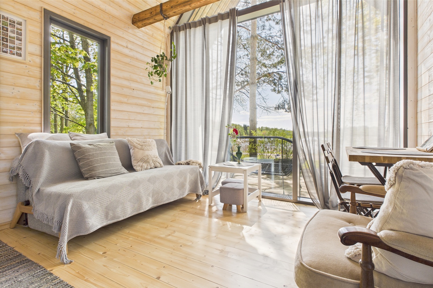 Ezera namiņš — 6