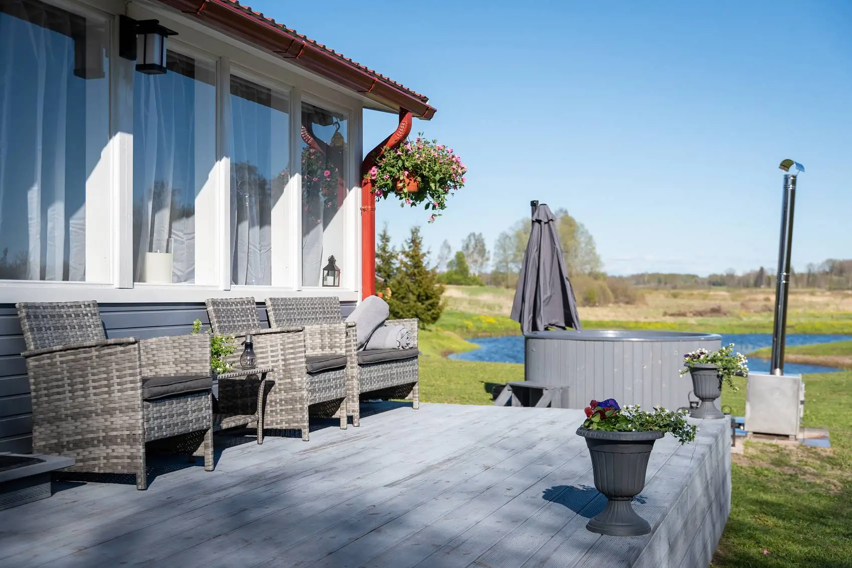 Namiņš Diviem Pernigelē