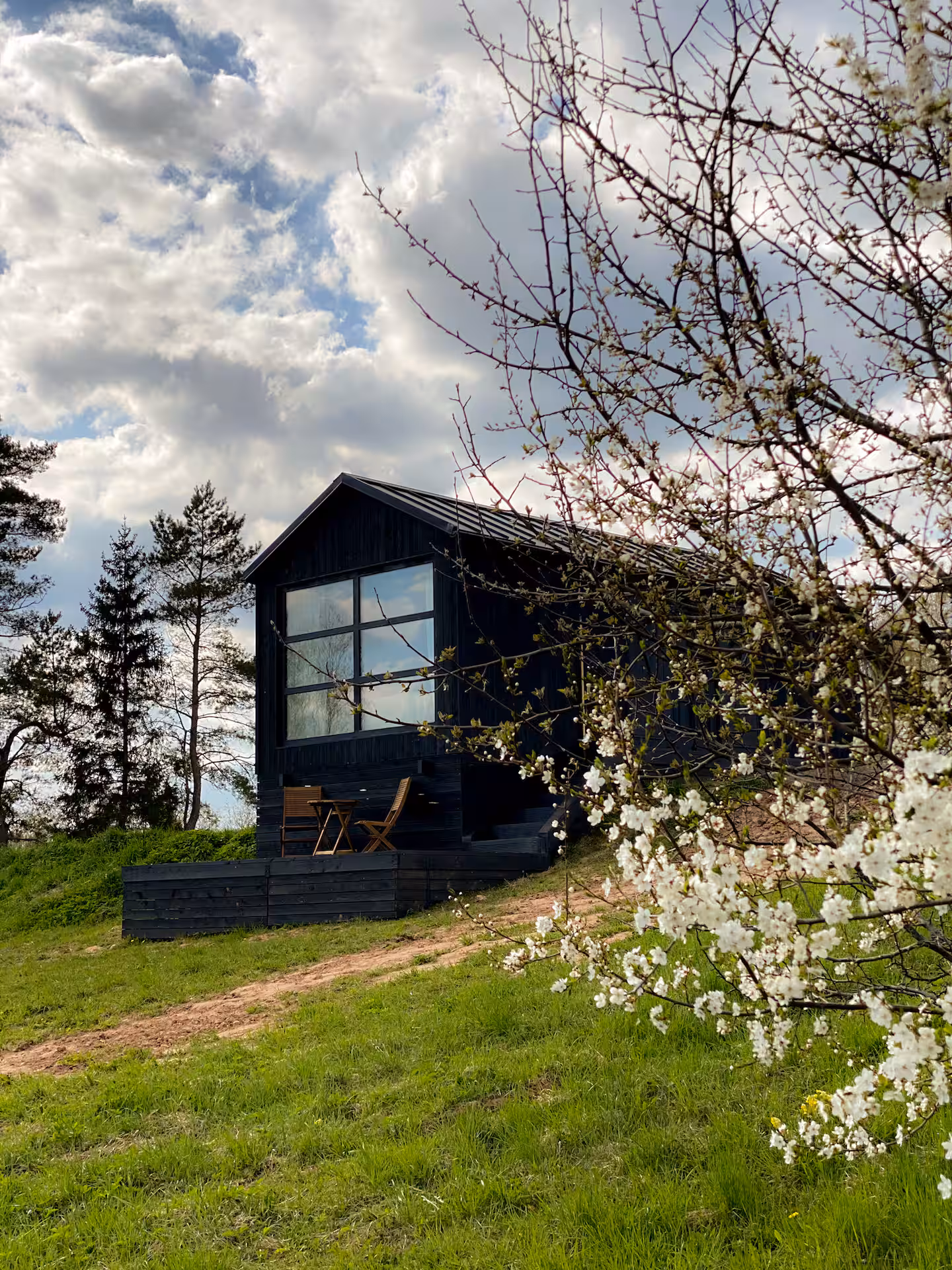 Ragnar Glamp — Design Hotel in Milzkalne